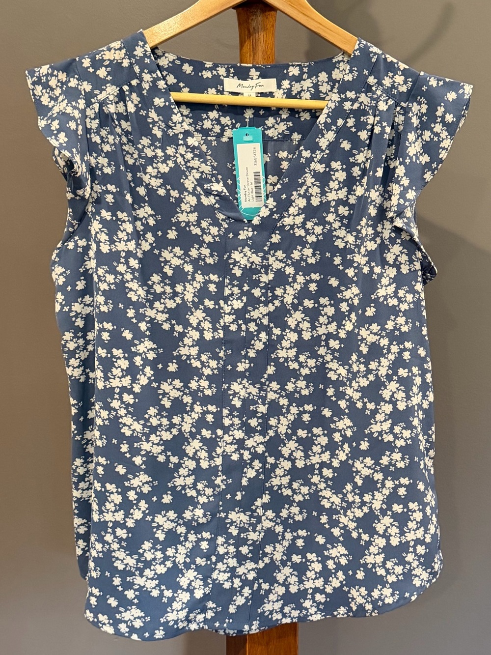 Monday Fun Women's Blue Floral Cap-Sleeve V-Neck Top